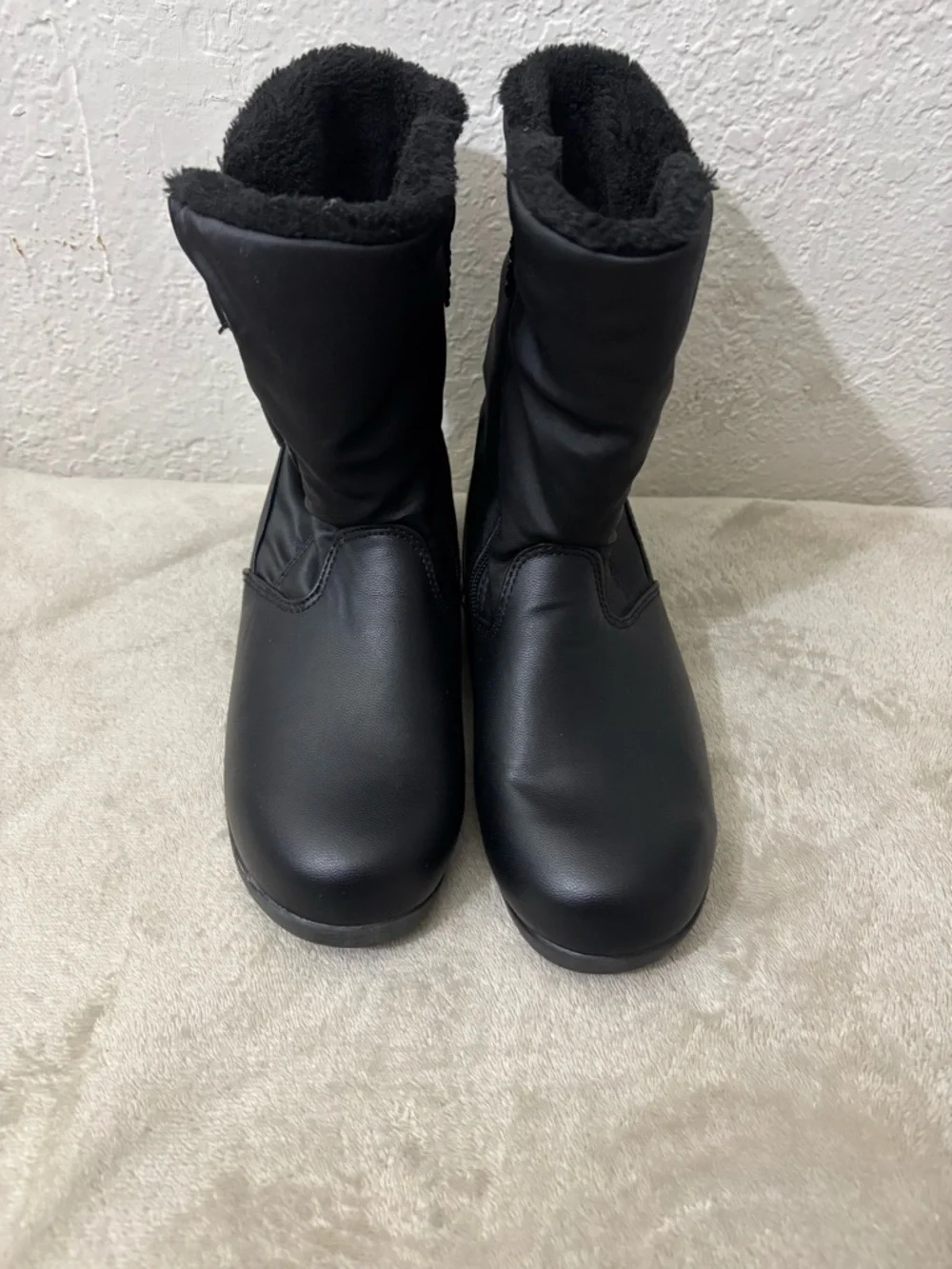 totes Women's Black Fleece-Lined Winter Pull-On Boots